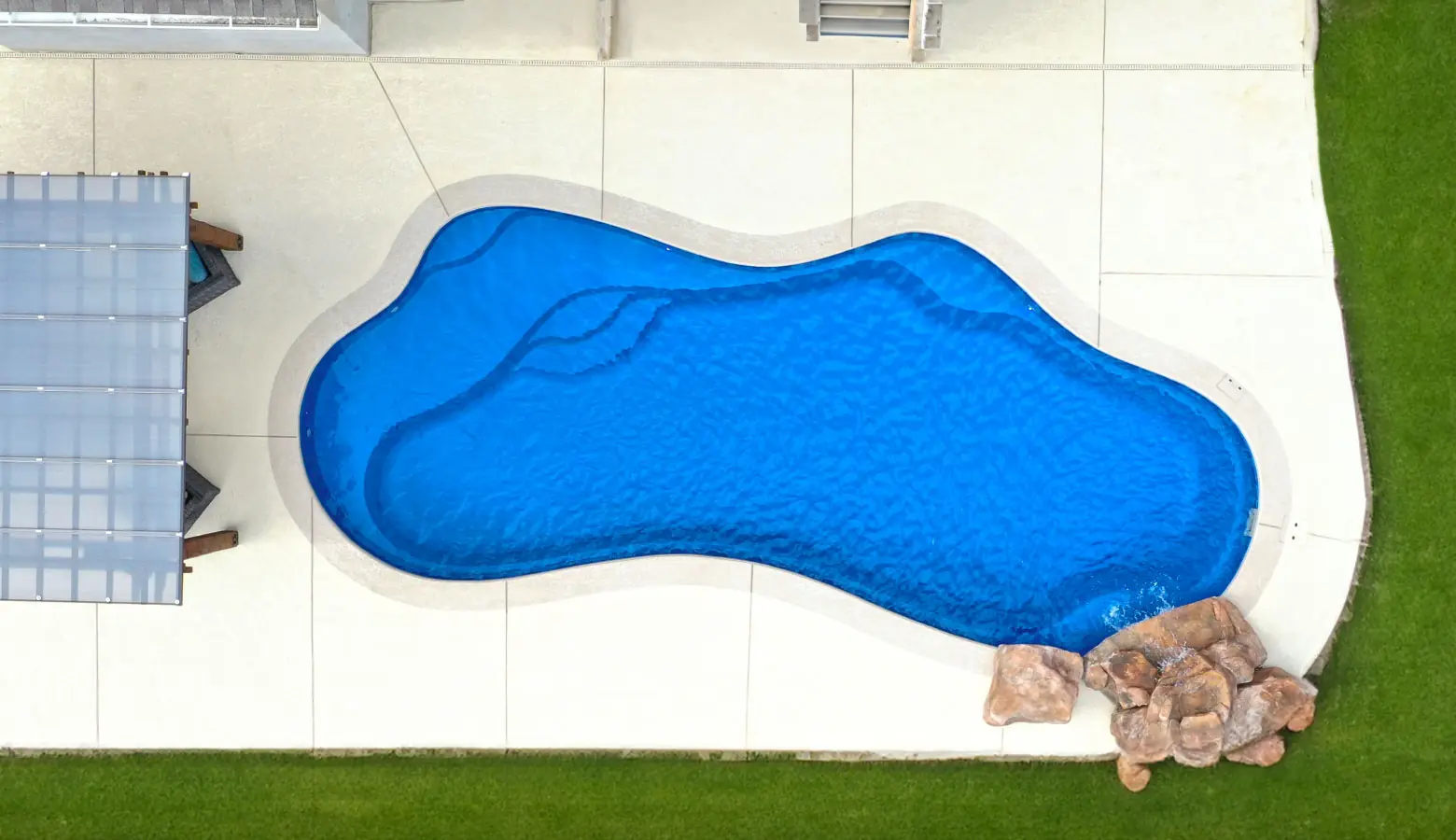 Vinyl Ester Resin vs. Polyester Resin: The Secret of Stunning Fiberglass Pools